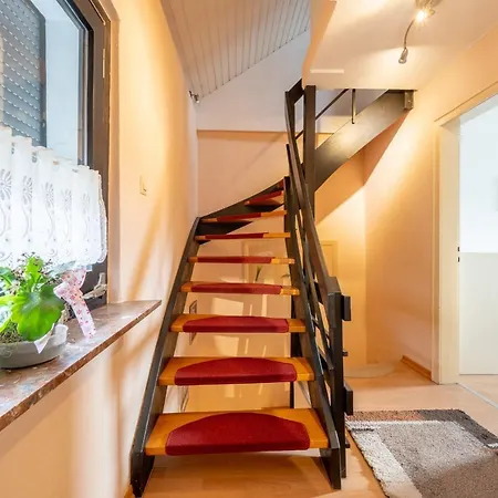 Private Rooms, Smokerhouse